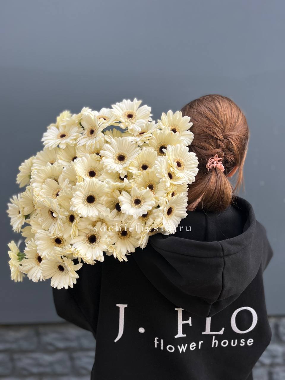 51 гербера в Хосте и Кудепсте