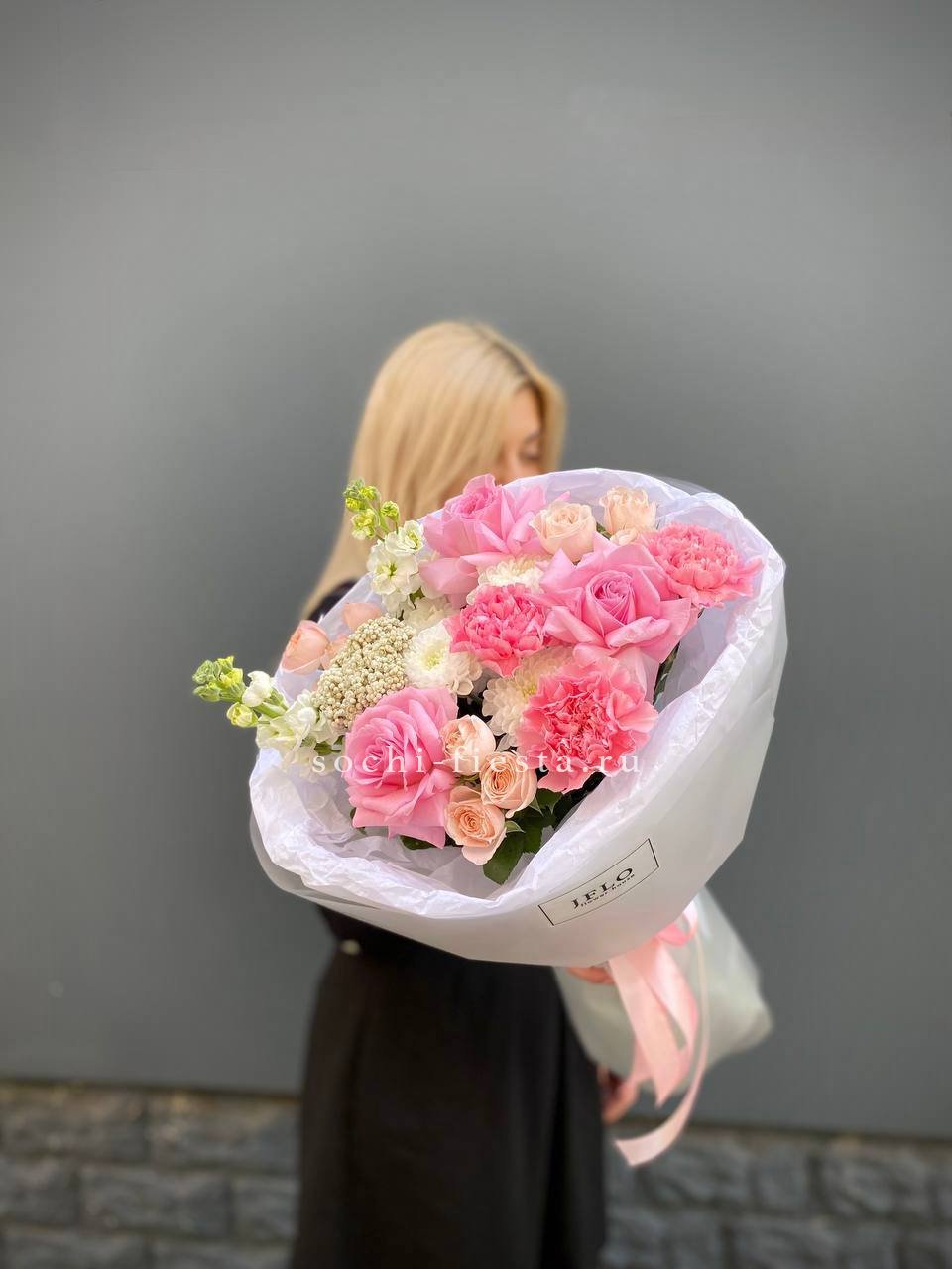 Букет "Нежный поцелуй" с доставкой в Хосте и Кудепсте