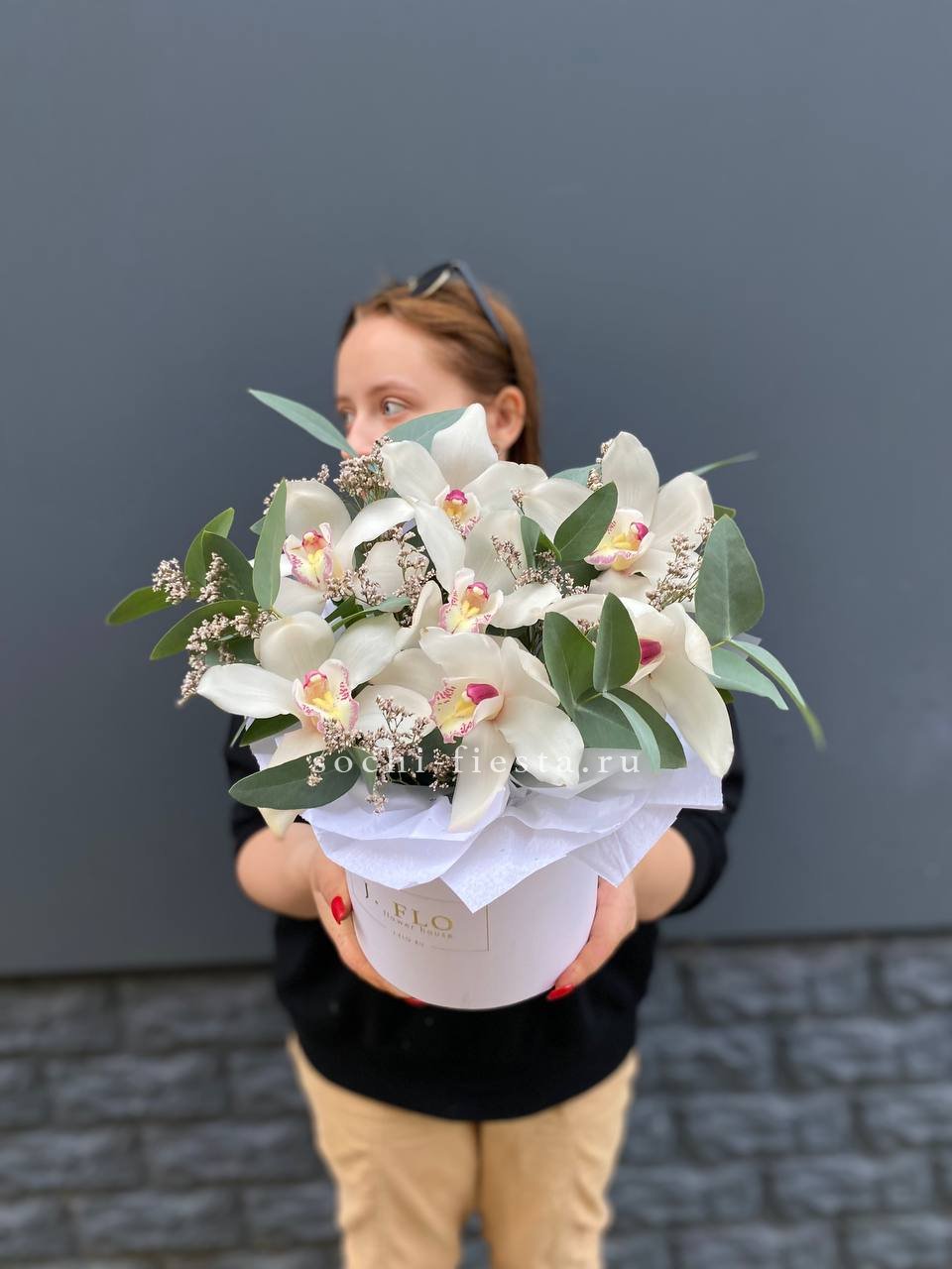 7 орхидей в боксе в Хосте и Кудепсте