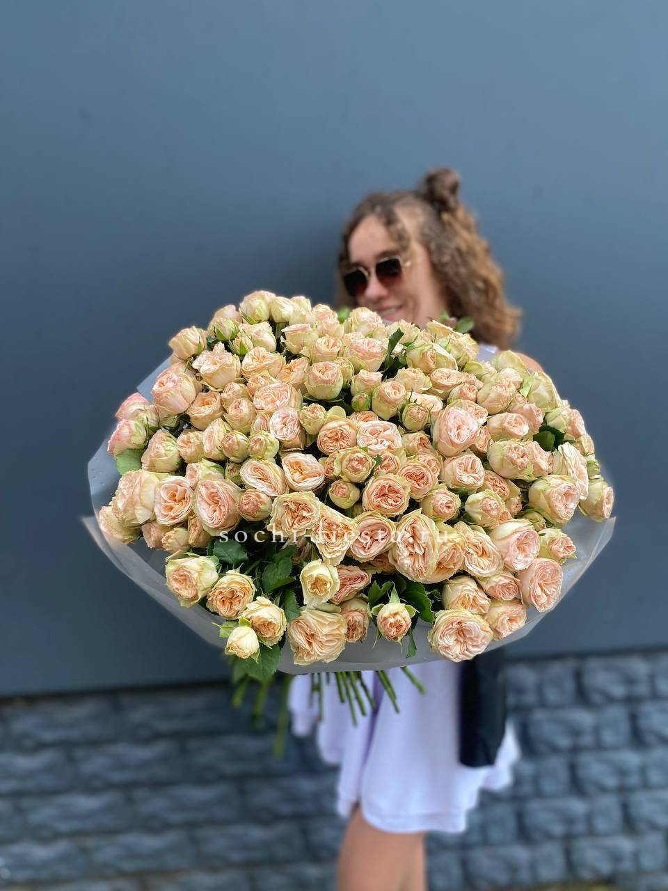 51 пионовидная роза в Хосте и Кудепсте