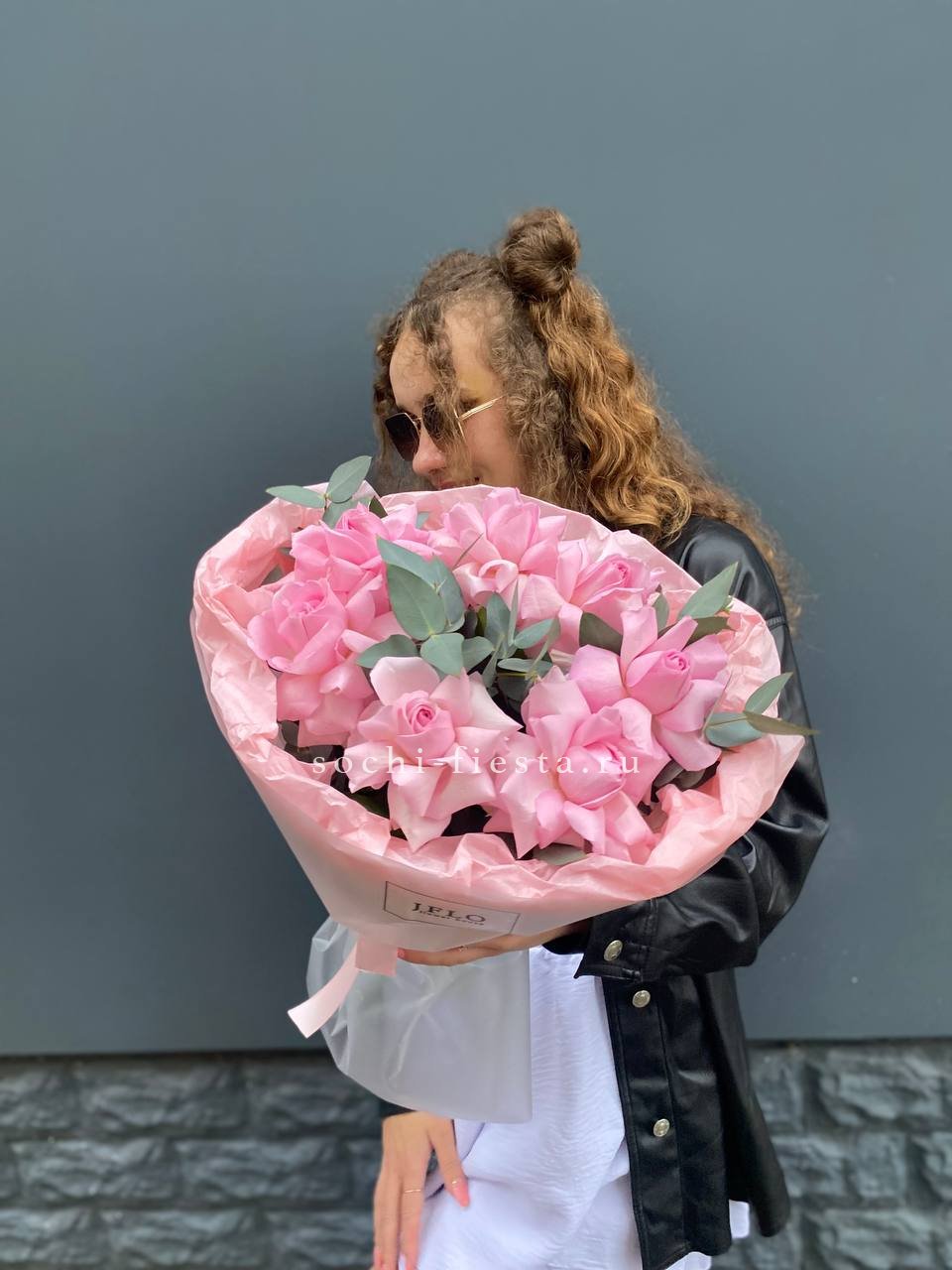 7 розовых роз в Хосте и Кудепсте