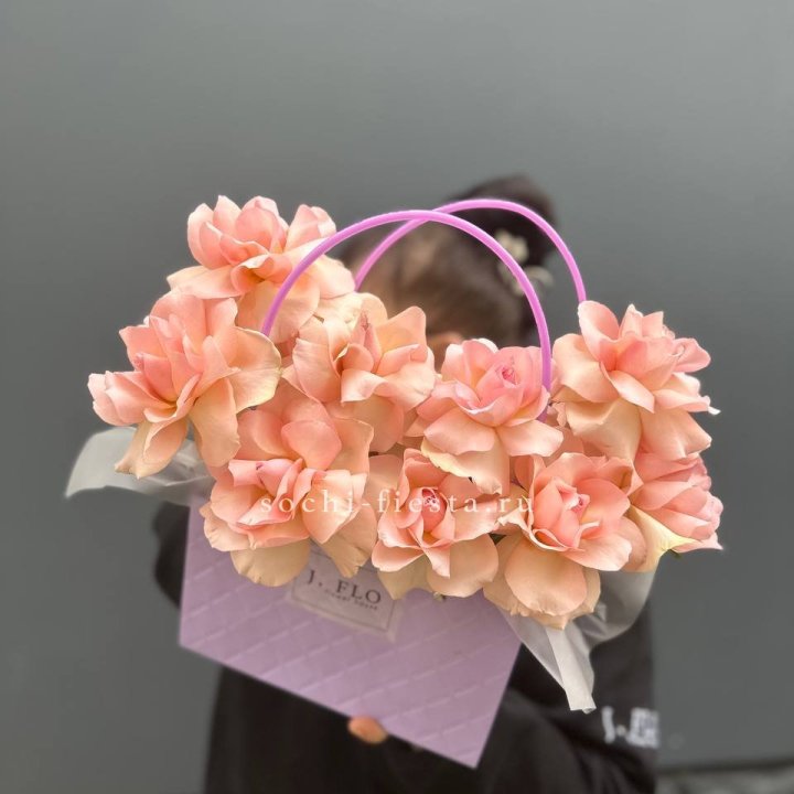 Сумочка с розами "Cute" в Хосте и Кудепсте