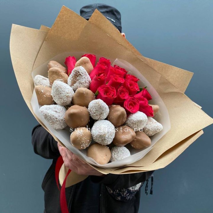 Розы и клубника в шоколаде Merci в Хосте и Кудепсте