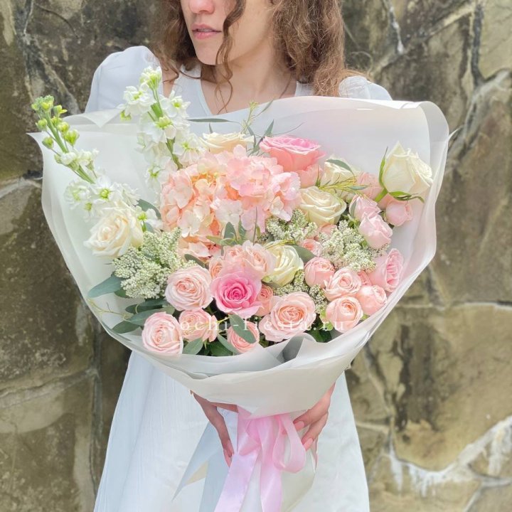 Дизайнерский букет №26 в Хосте и Кудепсте