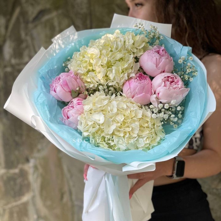 Букет с пионами "Blossom" в Хосте и Кудепсте
