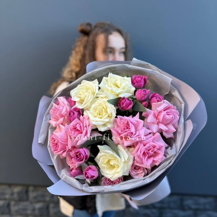 Букет французских и пионовидных роз в Хосте и Кудепсте