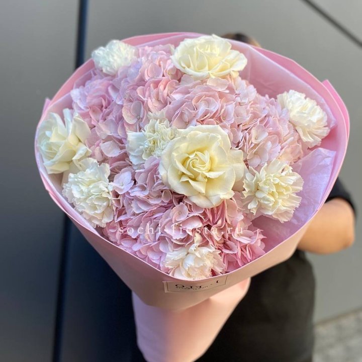  Букет гортензий и роз  в Хосте и Кудепсте