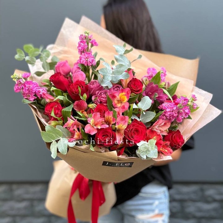 Дизайнерский букет №3 в Хосте и Кудепсте