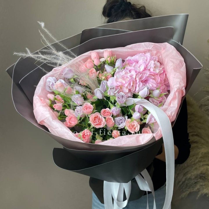  Букет гортензии и роз Саппоро в Хосте и Кудепсте