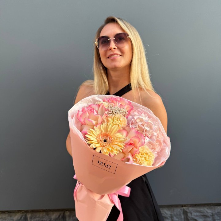  Букет  "Солнышко" в Хосте и Кудепсте