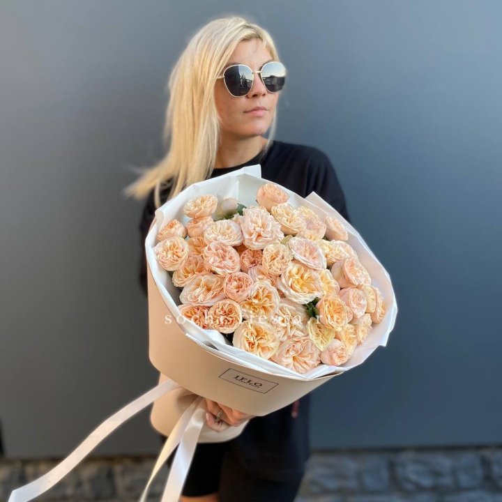 15 пионовидных роз в Хосте и Кудепсте