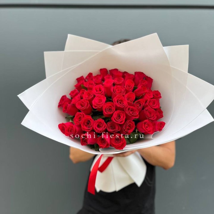 51  красная роза в Хосте и Кудепсте