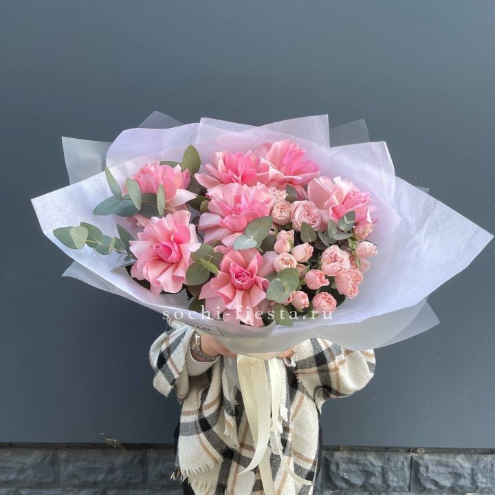 Букет французских и пионовидных роз  в Хосте и Кудепсте