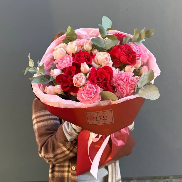 Букет "Первая любовь" в Хосте и Кудепсте