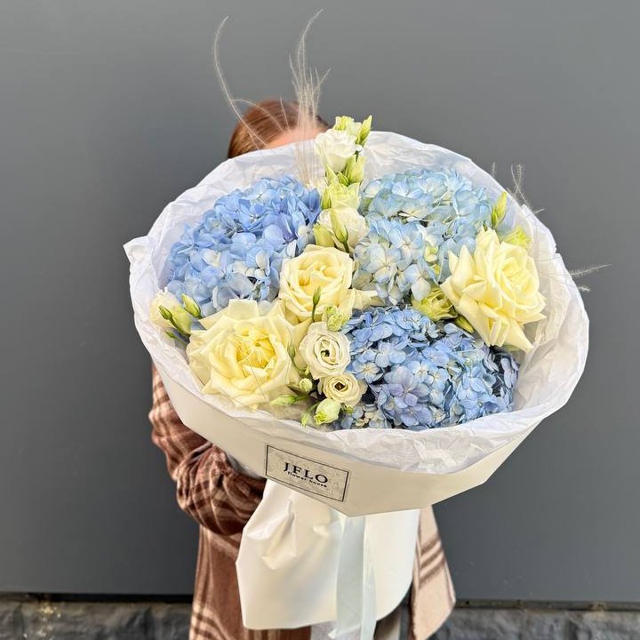 Букет "Глубина глаз" в Хосте и Кудепсте