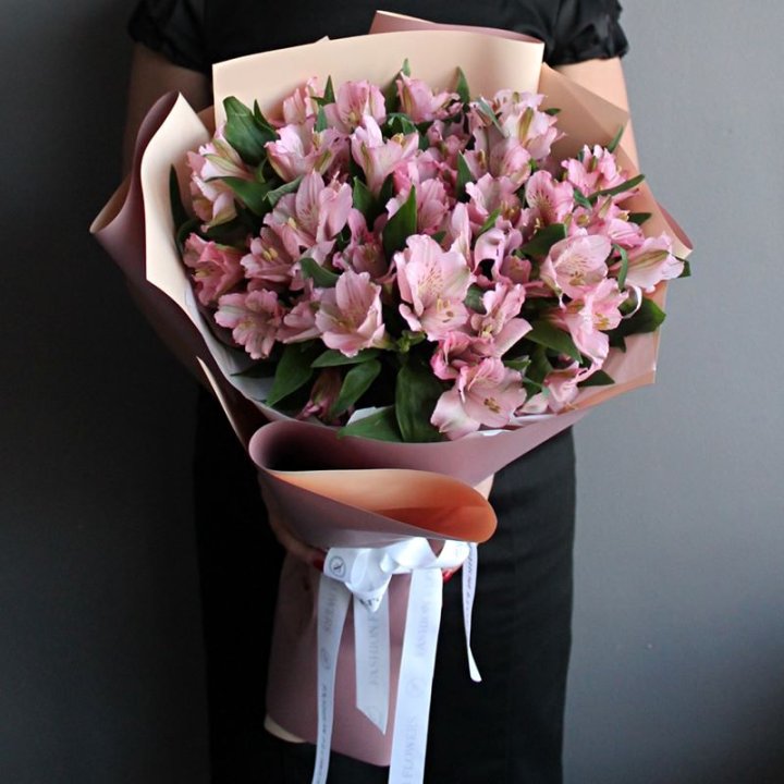 Букет розовых альстромерий в Хосте и Кудепсте
