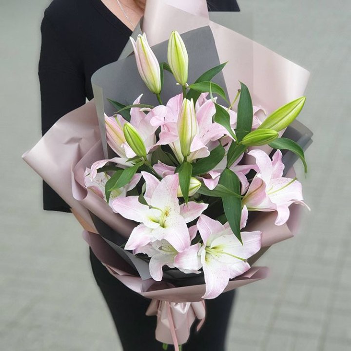 Букет розовых лилий в Хосте и Кудепсте
