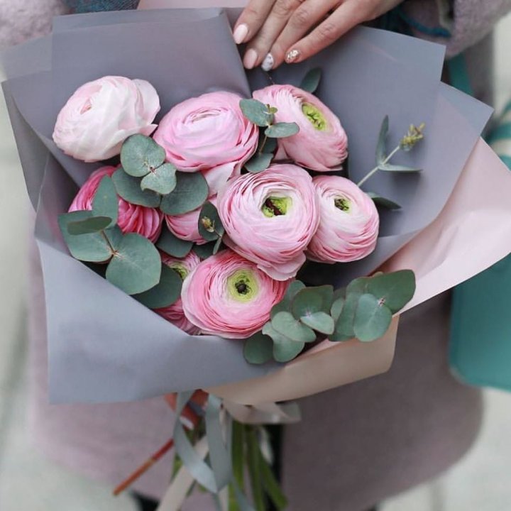 Ранункулюсы с эвкалиптом №1 в Хосте и Кудепсте