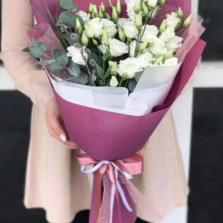 Эустомы с эвкалиптом в Хосте и Кудепсте