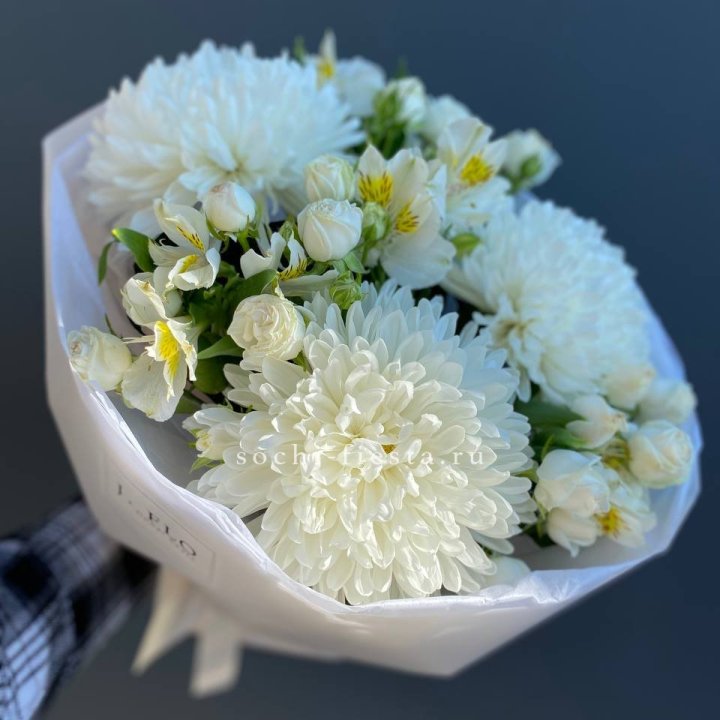 Букет из хризантем Miranda в Хосте и Кудепсте