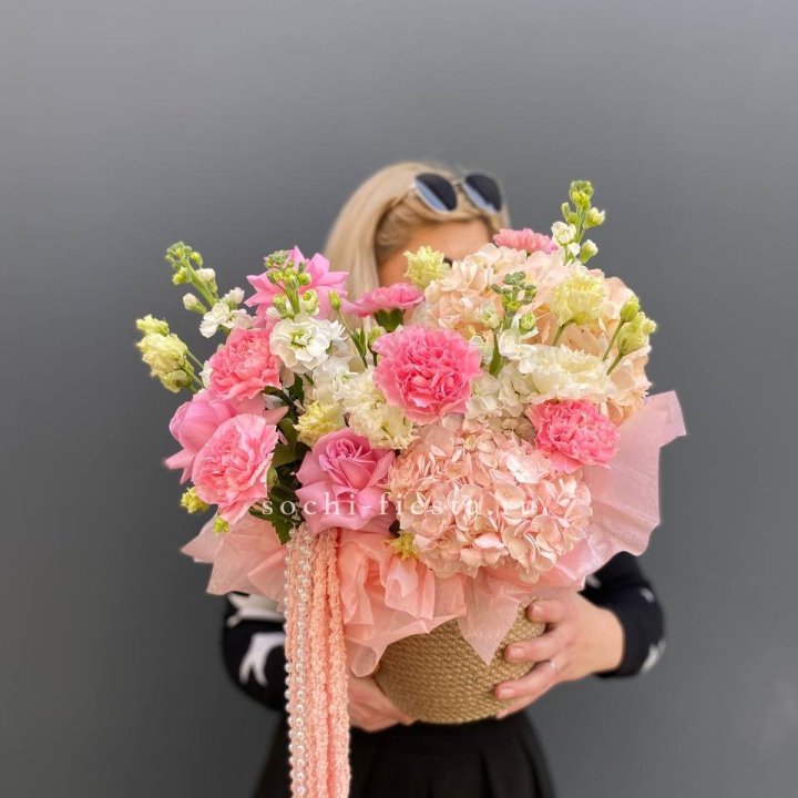 Композиция "Роскошь" в Хосте и Кудепсте