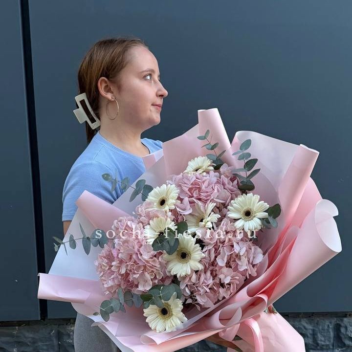 Букет "Знак любви" в Хосте и Кудепсте