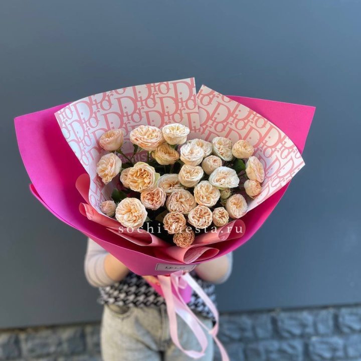 9 пионовидных роз в Хосте и Кудепсте