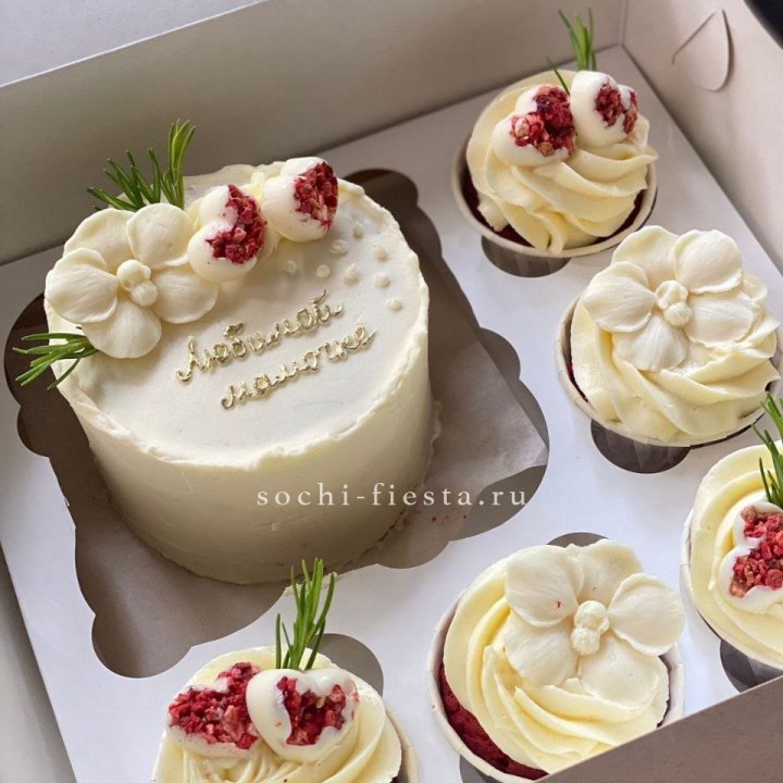 Капкейки и бенто-торт "Мамочке" в Хосте и Кудепсте