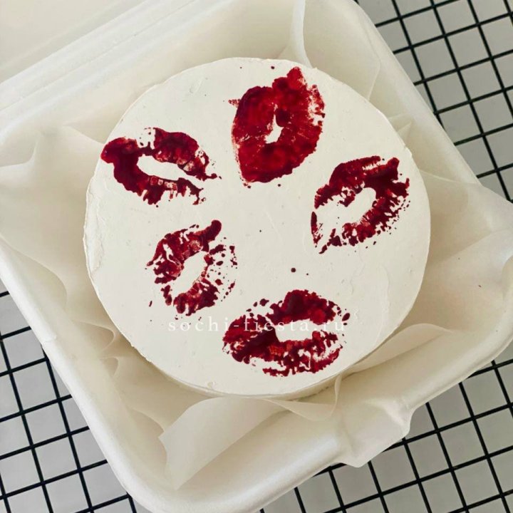 Бенто-торт "Поцелуй" в Хосте и Кудепсте