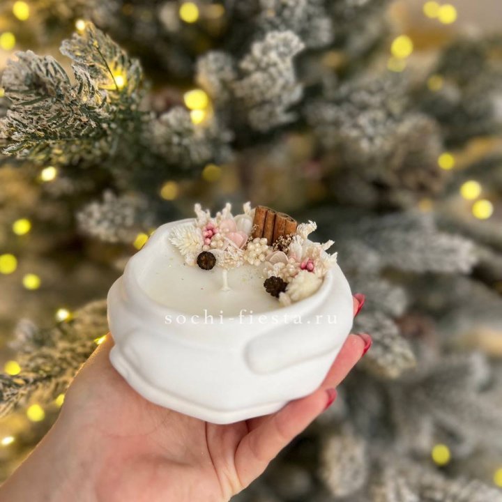 Свеча ароматическая в гипсе Руки с корицей в Хосте и Кудепсте