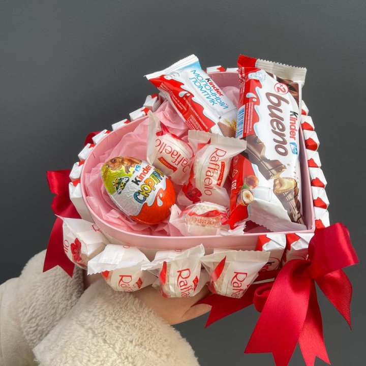 Бокс киндерами и раффаэлло в Хосте и Кудепсте