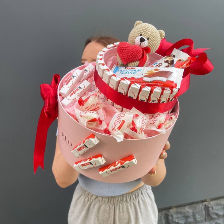 Бокс киндерами и раффаэлло 2 в Хосте и Кудепсте