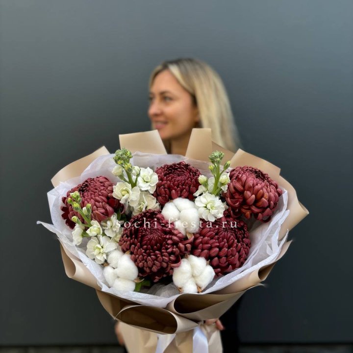 Хризантемы с маттиолой в Хосте и Кудепсте