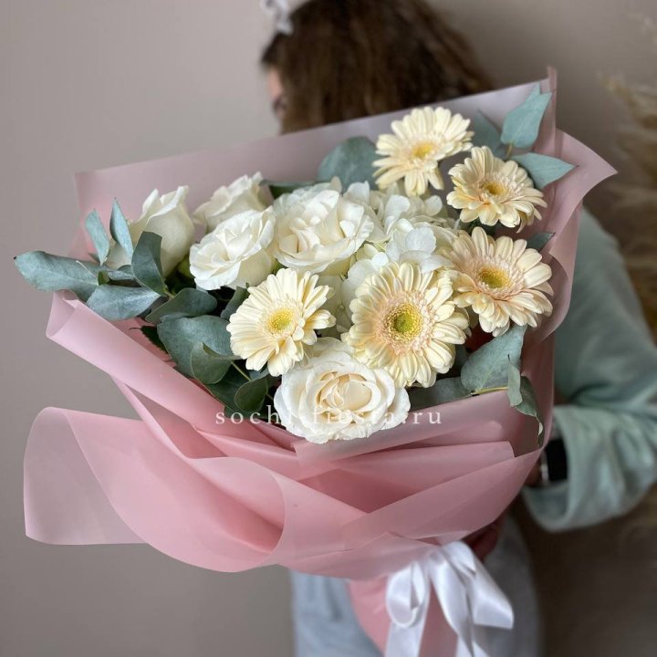 Букет роз, гортензии, гербер "Sunset" в Хосте и Кудепсте