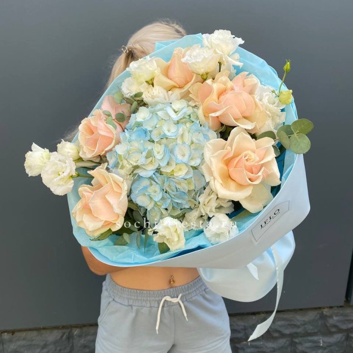 Сборный букет "Голубой закат" в Хосте и Кудепсте