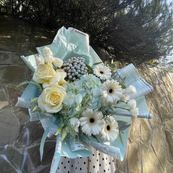 Дизайнерский букет "Light-blue" в Хосте и Кудепсте