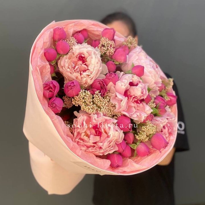  Букет с пионами "Preference" в Хосте и Кудепсте