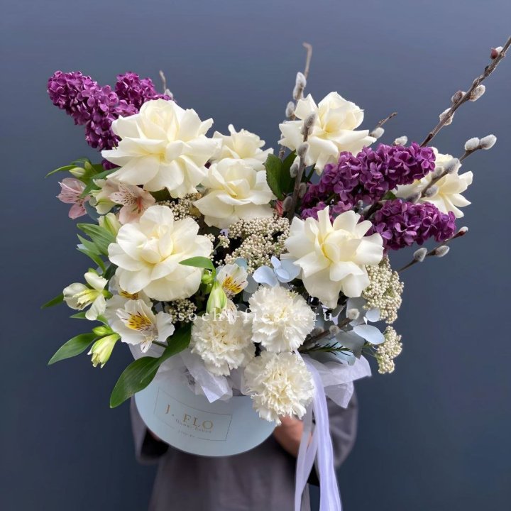 Цветочный бокс Французских роз и Сирени в Хосте и Кудепсте