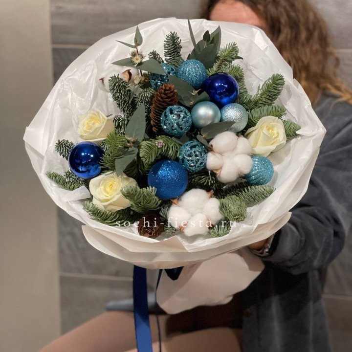 Новогодний букет Синий иней в Хосте и Кудепсте