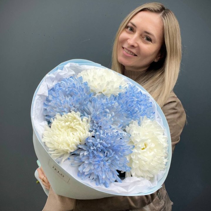 Букет из 7 хризантем  в Хосте и Кудепсте