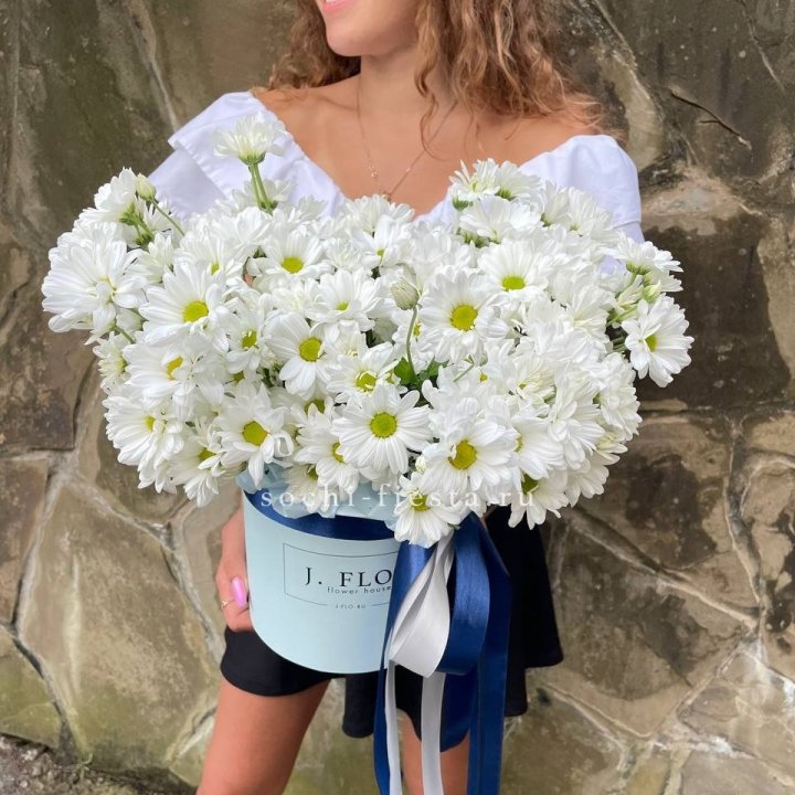 Коробка с хризантемами №2 в Хосте и Кудепсте