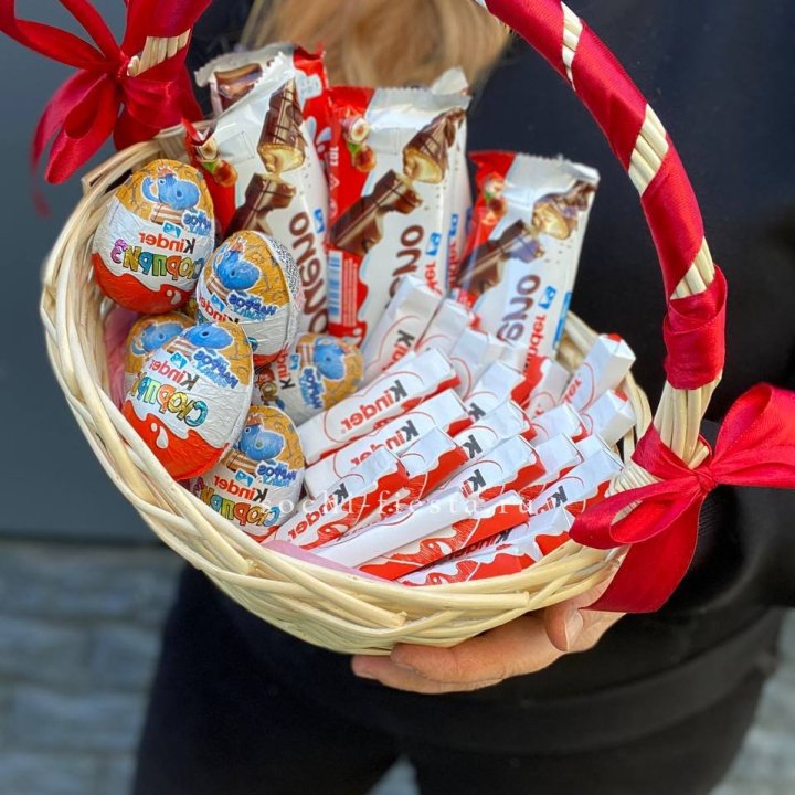 Корзина с киндерами  в Хосте и Кудепсте