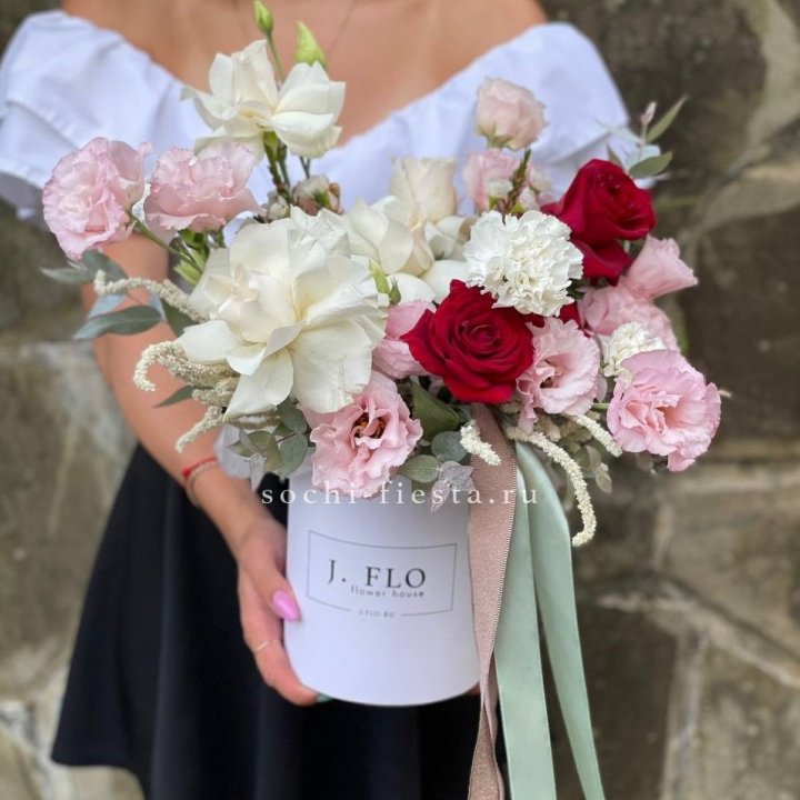 Цветочный бокс Mini №3 в Хосте и Кудепсте