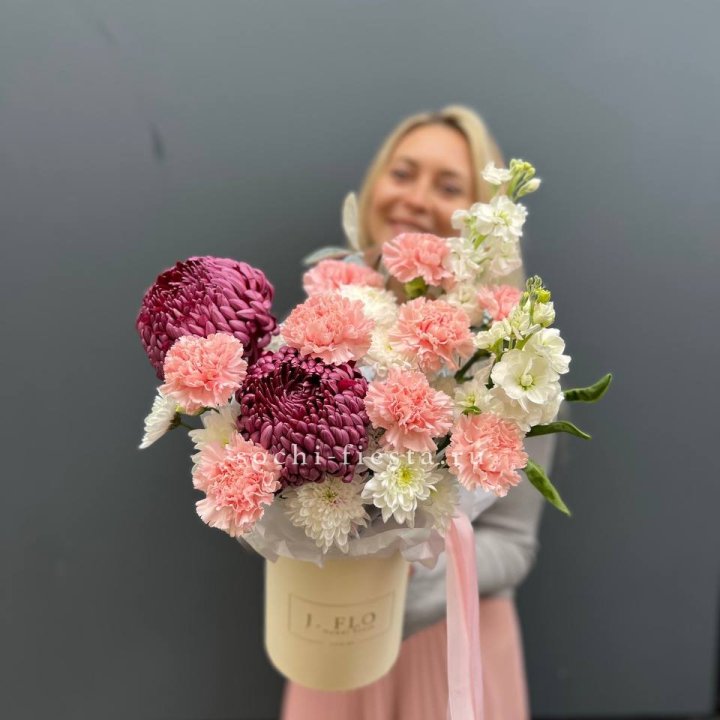 Цветочный бокс Mini №4 в Хосте и Кудепсте