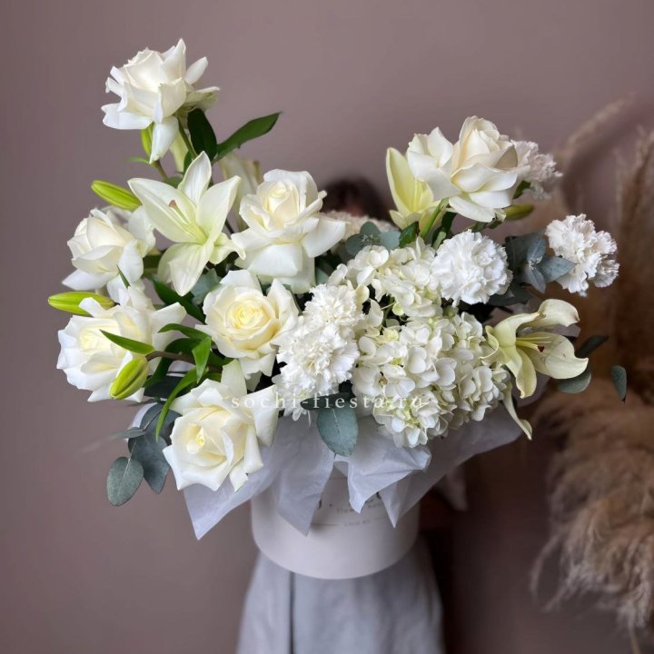 Цветочный бокс "White dreams" в Хосте и Кудепсте