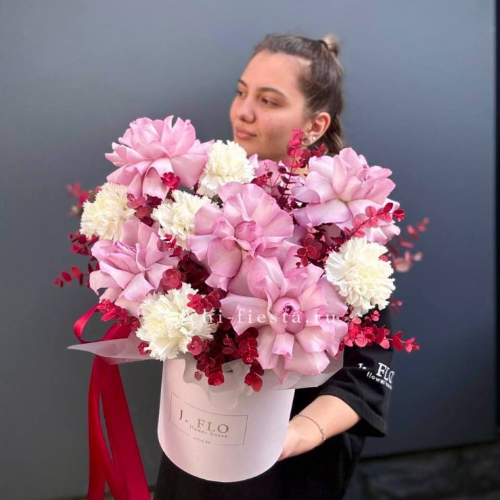 Бокс с французскими розами "Bella Vita" в Хосте и Кудепсте