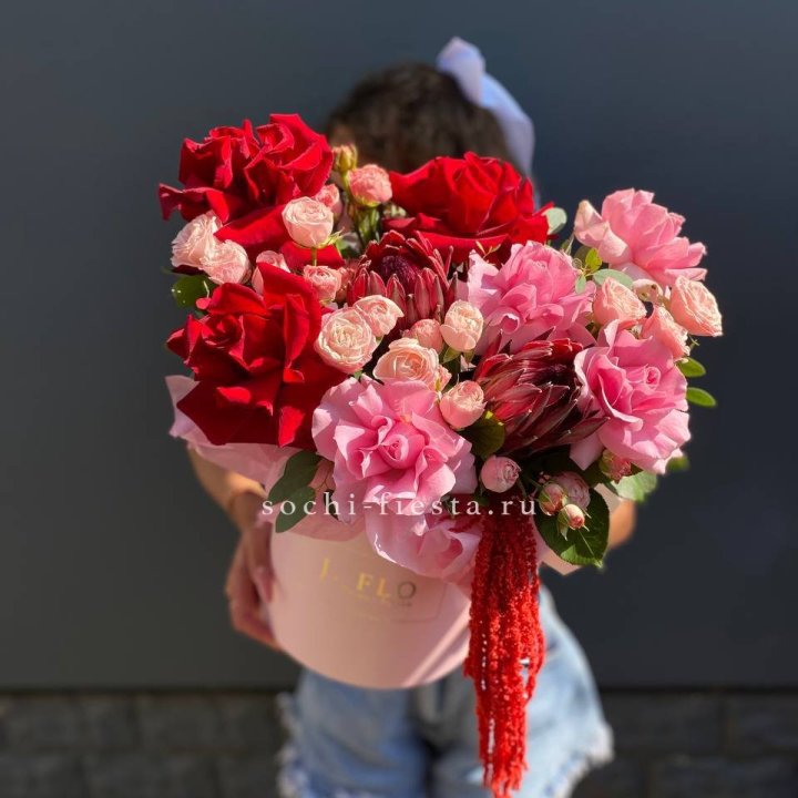 Дизайнерский цилиндр "Gusto" в Хосте и Кудепсте