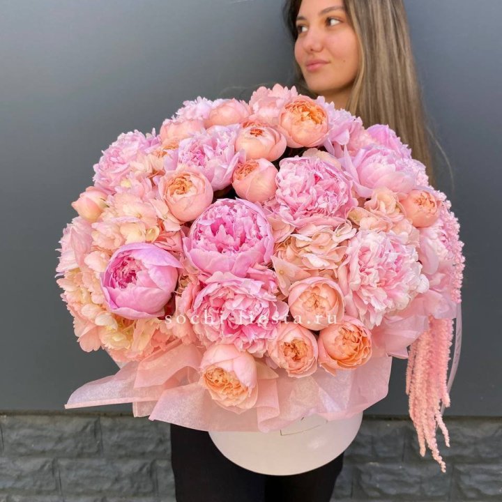 Коробка с пионами "Double flowers" в Хосте и Кудепсте