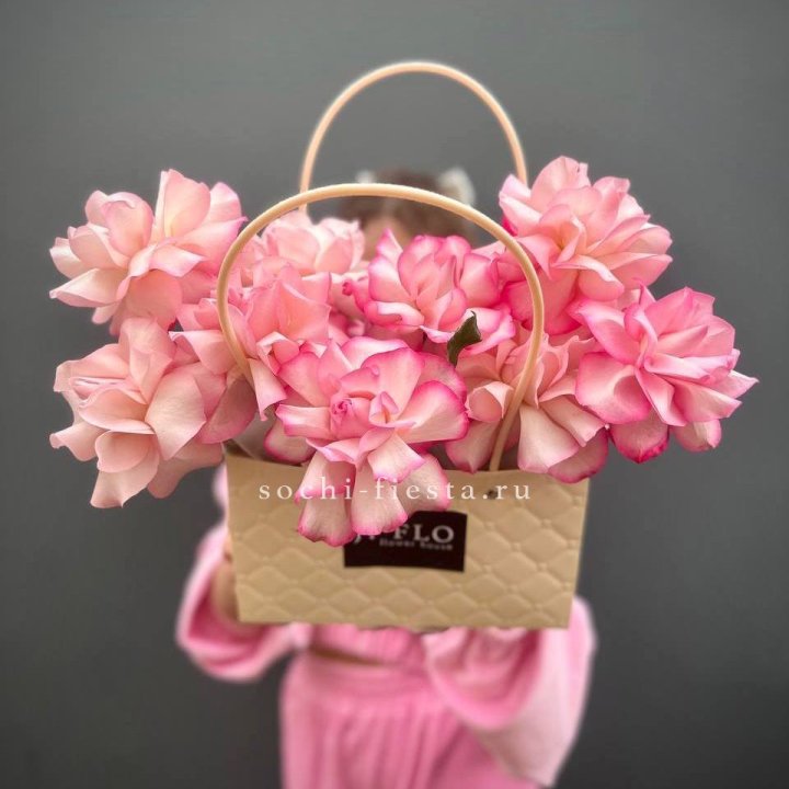 Сумочка розовых роз Венди в Хосте и Кудепсте