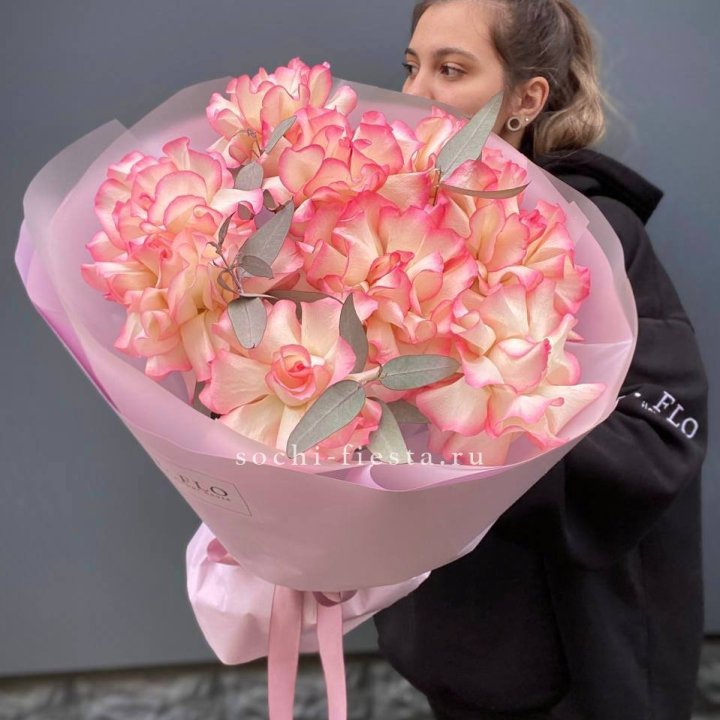 9 французских роз Джумилия в Хосте и Кудепсте